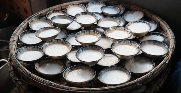 Hoi An: Backstreet Food Tour with Market Walk & 12 Tastings