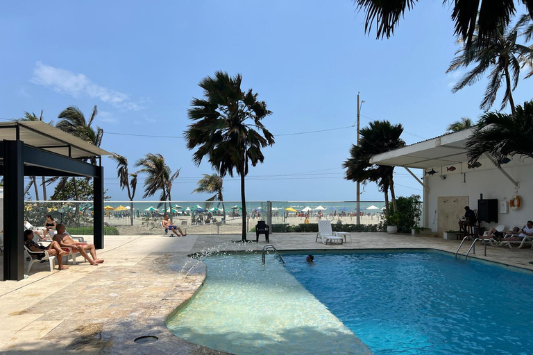 Cartagena : Journée piscine à l'hôtel Playa Club face à la mer à Bocagrande