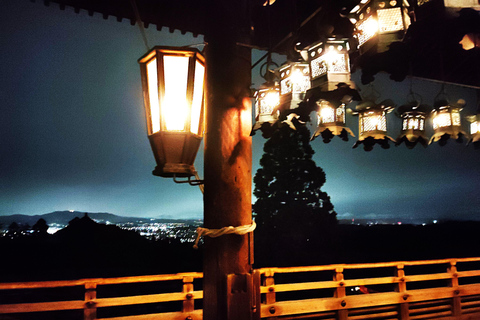 Nara: descubre la belleza atemporal en un tranquilo paseo nocturno.Nara: descubre la belleza atemporal en un tranquilo paseo nocturno