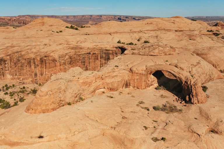 Moab: Backcountry Arches Helicopter Tour