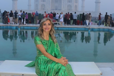 Depuis Delhi : visite du Taj Mahal en voiture de luxe Mercedes Super Car.Delhi Agra Delhi en Mercedes E Class Luxury Car Tour.