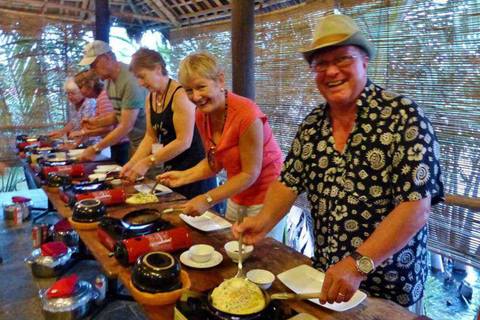 Hoi An: Market Trip, Basket Boat & Cooking Class with Locals Hoi An: Basket Boat, Market Tour & Eco Cooking at Local Home