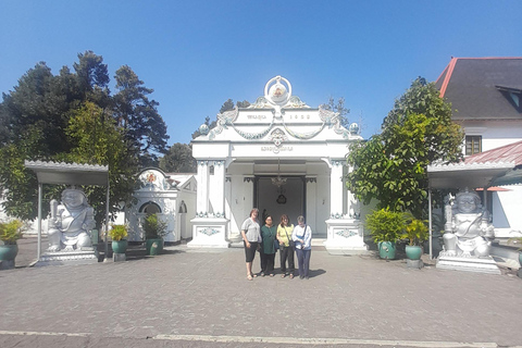 Yogyakarta: Palazzo Reale, spiaggia di Timang e tour al tramonto