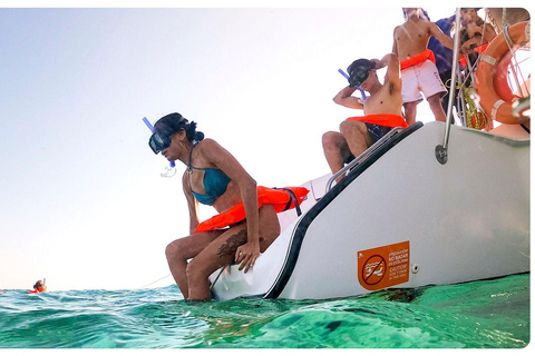 Cancun: Premium Catamaran with Transportation & Dock fee