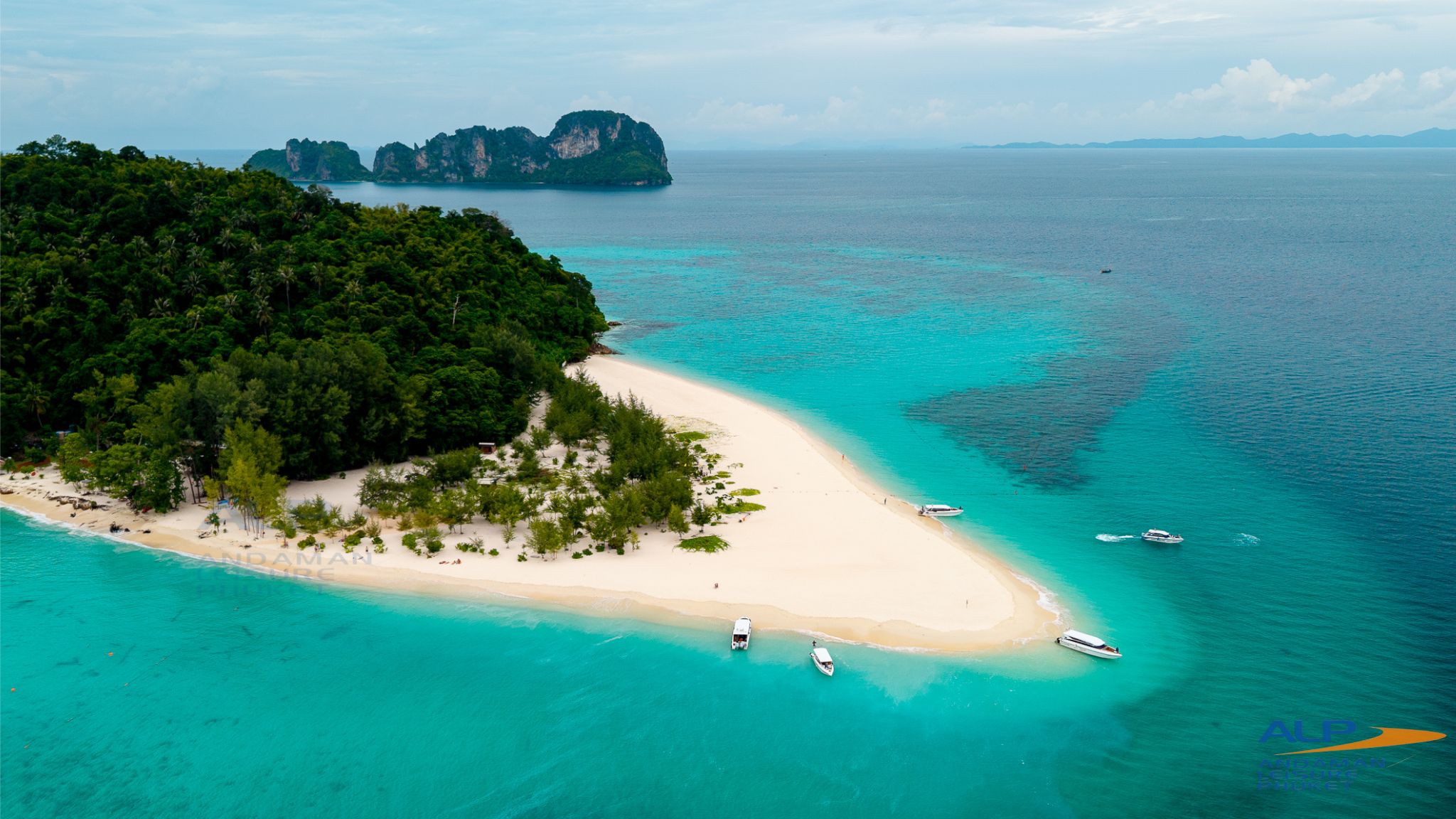 Phuket: Premium-Katamaran-Tour zu den Phi-Phi-Inseln, max. 28 Personen