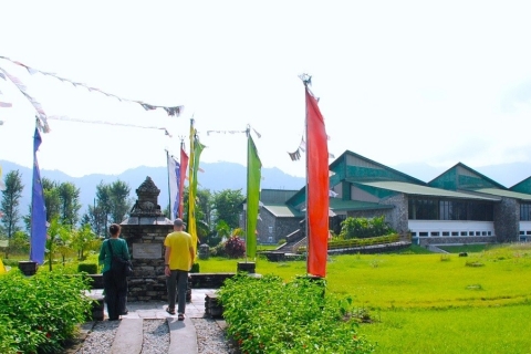 Entdecke das Pokhara-Tal: Höhlen, Museen und Tempel Tour