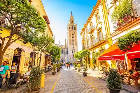 Sevilha em profundidade: excursão exclusiva a pé de 6 horas + tapas e bebidas
