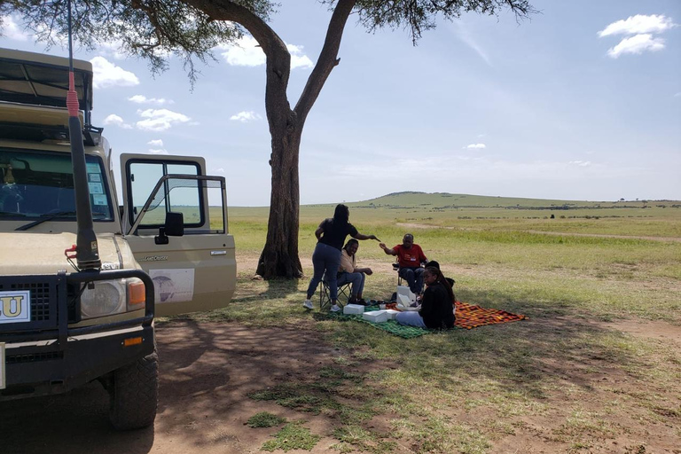 Kenyan: 6 DAYS AND 5 NIGHTS Safari Adventure.