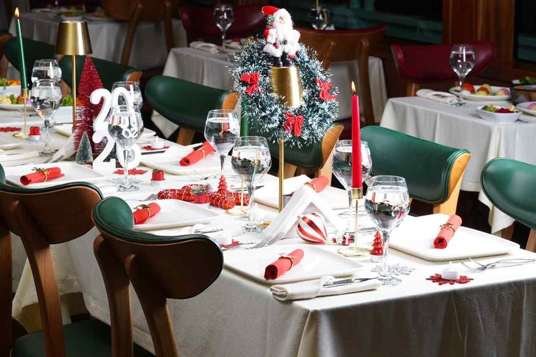 Istanbul: Luxury Dinner Cruise Pickup Include Menu + Soft drinks + Meeting point