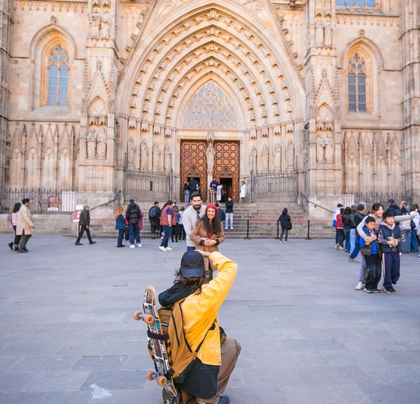 Barcelona: Gothic Quarter Private Photoshoot Experience