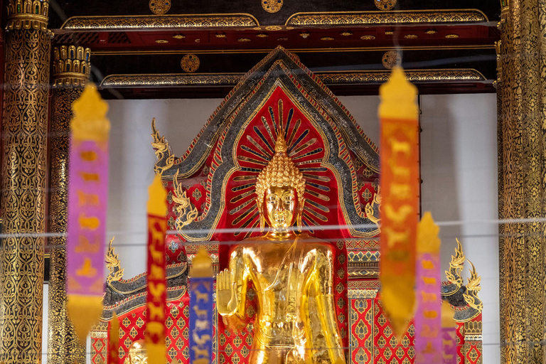 Chiang Mai: Temples & Old City Hidden Gems with local guide Private Tour (with transfer)