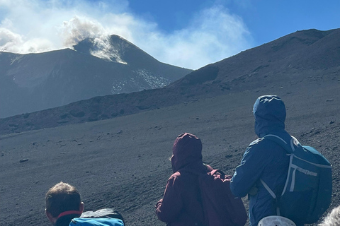 Etna: Caminhada guiada na área do cume com passeio de teleférico