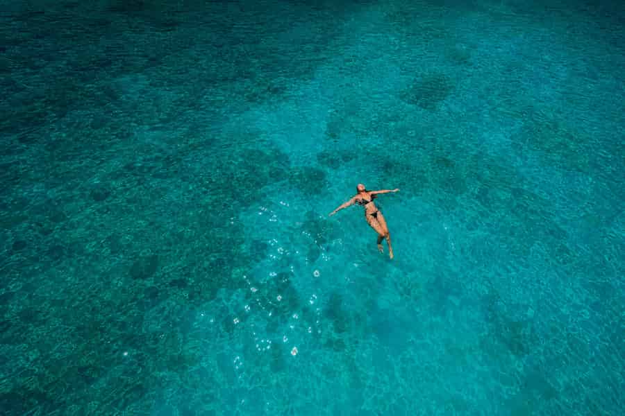 Korfu: Bootsfahrt nach Sivota & zur Blue Lagoon mit Schwimmen & Höhlen. Foto: GetYourGuide