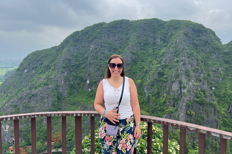 Depuis Hanoi : Ninh Binh - Trang An - Grottes de Mua - Déjeuner et busAu départ de Hanoi : Découvrez la beauté de Ninh Binh - Excursion d&#039;une journée