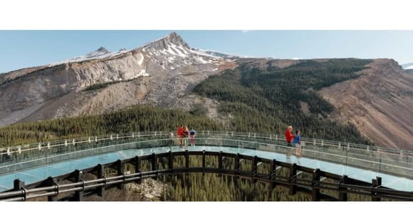 From Canmore: Columbia Icefield Tour & Glacier Skywalk