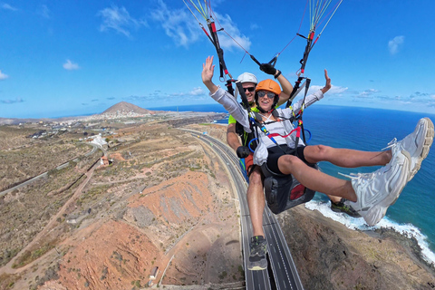 Gran Canaria: Paragliding Flight with Tapas & Pickup