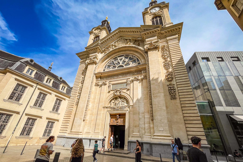 Bezoek aan de oude binnenstad van Lyon in Bellecour met een gidsRondleiding door het oude Lyon in Bellecour met een gids