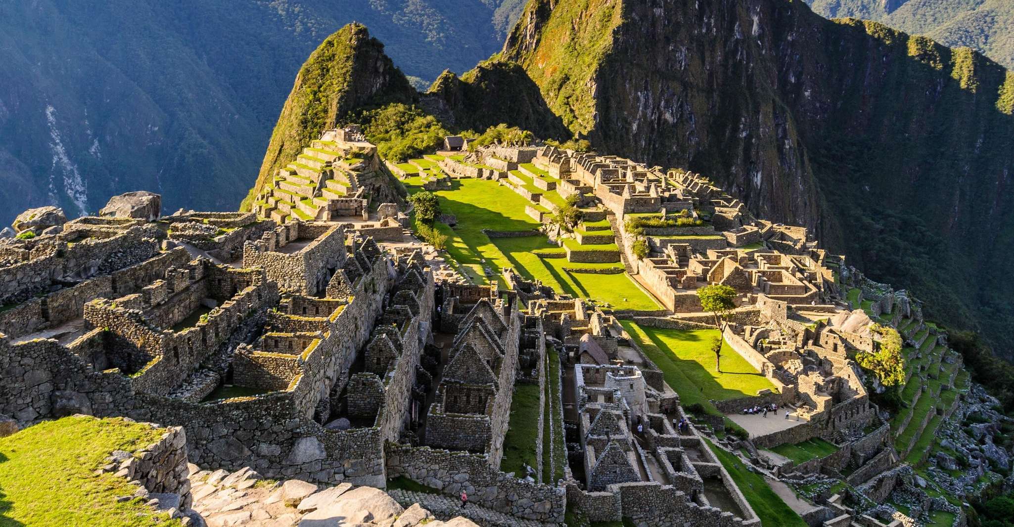 Inca citadel en Machu Picchu Mountain - Hizvo