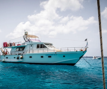 Lampedusa : Excursion en bateau, arrêts baignade et déjeuner typique