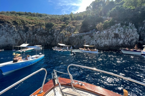 Excursión de un día en barco a Capri
