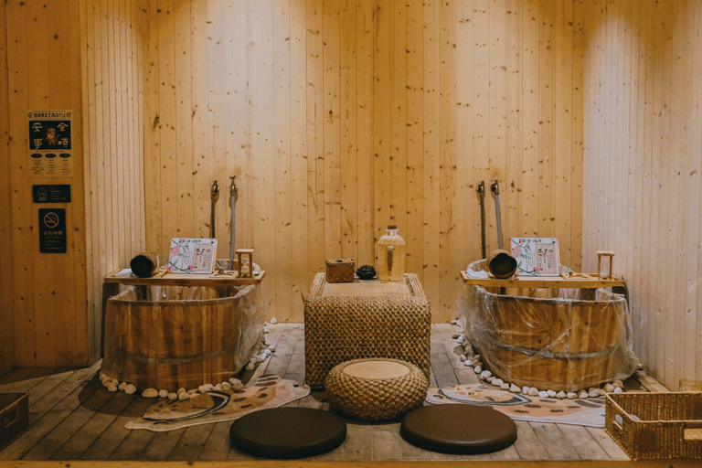 Guangzhou: Traditional Chinese Seasonal Herbal Bath