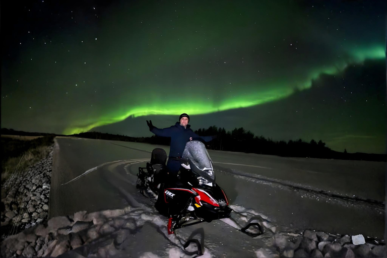 Rovaniemi: Drive New 2025 Snowmobiles - Aurora Adventure