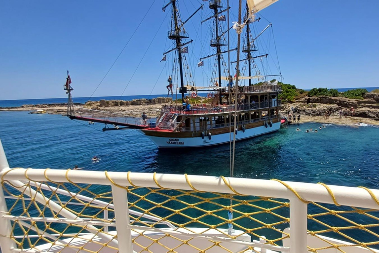 Side: Mediterranean Boat Trip to Dolphin Island Side: Dolphın Island Boat with Hotel Transfer