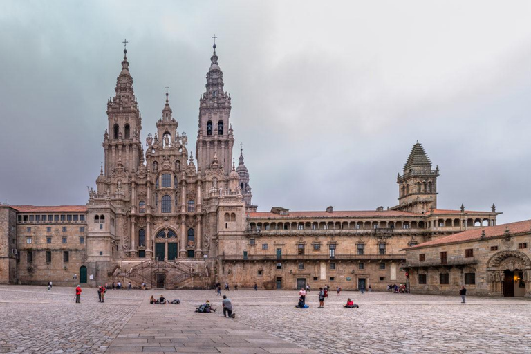 Santiago de Compostela & Vigo: Full-Day Tour from Porto