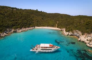 Corfù: crociera di lusso a Paxos, Antipaxos e grotte blu