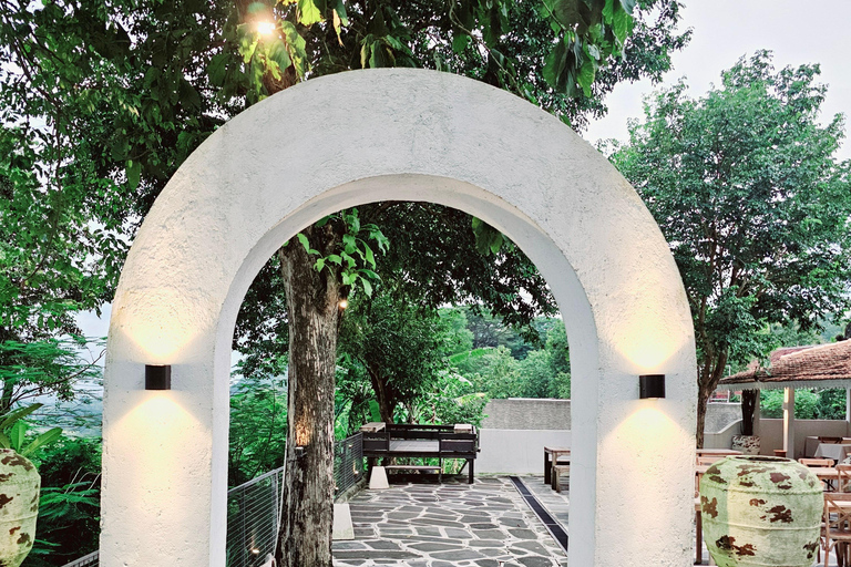 Templi e sapori: tour di Prambanan con fotografo e pranzoTempli e gusto: tour di Prambanan con fotografo e pranzo