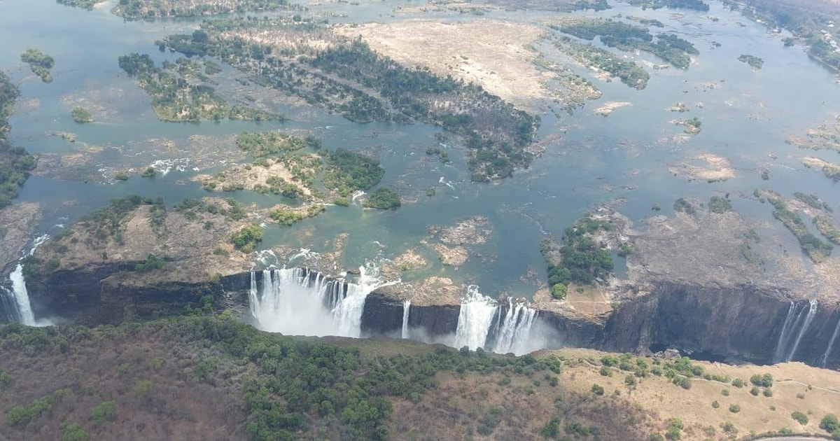 Victoria Falls Erlebe die Wasserfälle und die Kultur. GetYourGuide