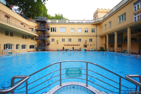 Budapest Super Saver: Spa, Basilica Tour, and Danube Cruise