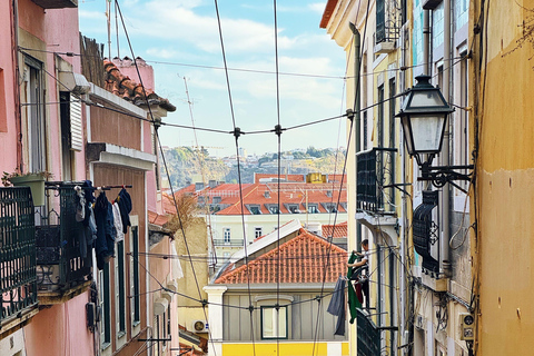 Visit of Lisbon in French. Small group (10 max)! Follow me! Visite Goupe privée de Lisbonne!