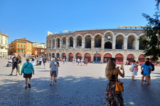 Visit of Verona and Lake Garda. Full day tour from Milan