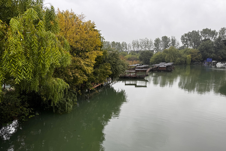 From Hangzhou: 5-Day Tour to Shanghai with Cruise & Lunches