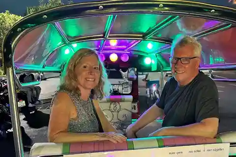 Bangkok After Hours: Uma aventura gastronómica de tuk tuk