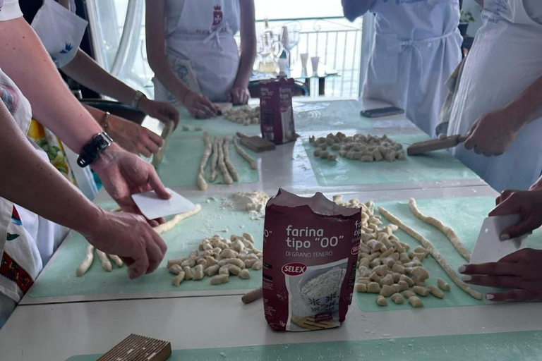 AMALFI FLAVORS EXPERIENCE: COOKING CLASS & VINEYARD TOUR