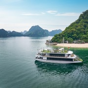 Hanoi: Halong Bay Day Tour with 5-star Cruise & Transfer