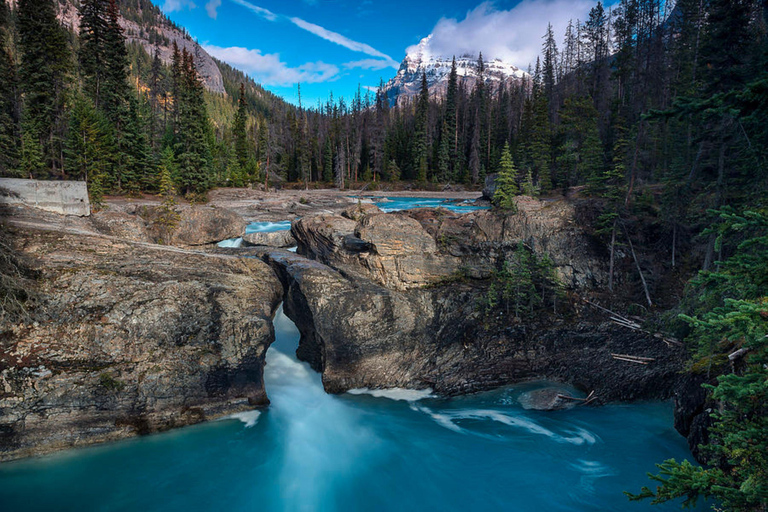Lake Louise, Moraine Lake, Emerald - Banff, Canmore, Calgary 7:45 Delta Downtown Calgary Pickup