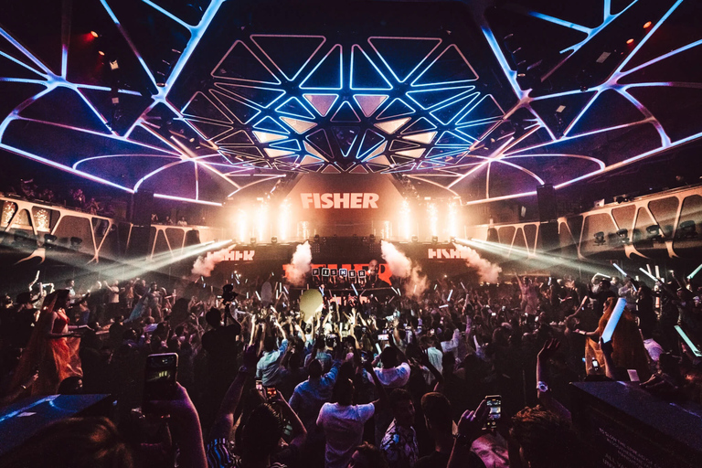 Las Vegas: Night Out at Clubs with Free Drinks and Party Bus Latin Club Crawl