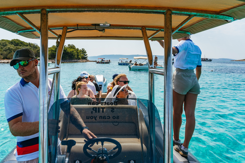 Split: Blaue Lagune und 3 Inseln Speedboat Tour mit Mittagessen