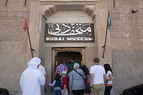 Dubai: Guided Old Town Tour with Souks, Tastings & Boat Tour Tour in German