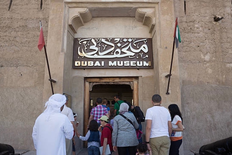 Dubai: Geführte Altstadttour mit Souks, Verkostungen und BootstourTour auf Italienisch oder Französisch