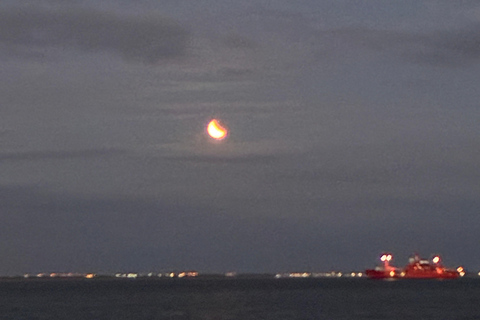 Lisbon: Solar Eclipse & Sunset Sailing Experience with Wine