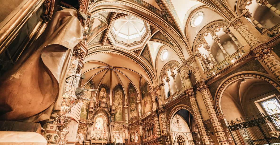 Afbeelding 14 van Barcelona: Montserrat, tandwielbaan, Zwarte Madonna en wijnmakerij