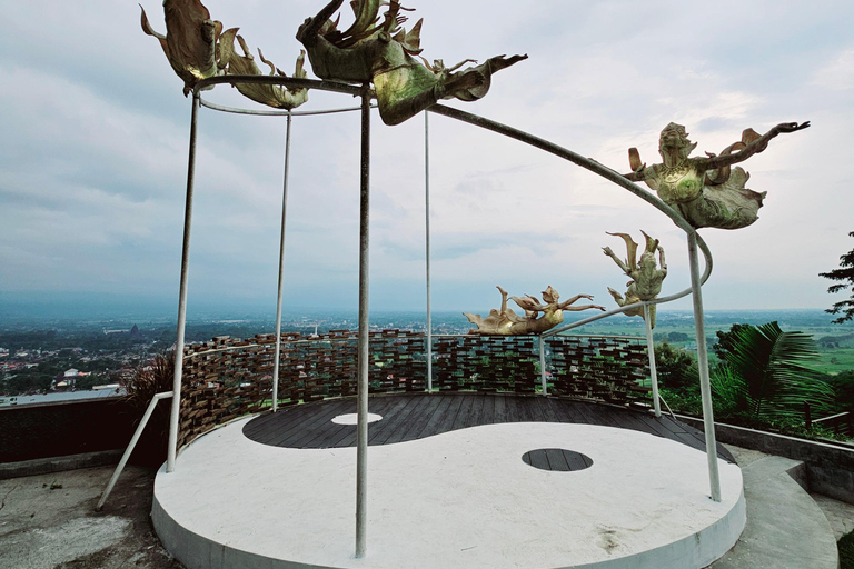 Yogyakarta: Instagrammable Cafes with Temple & Volcano View