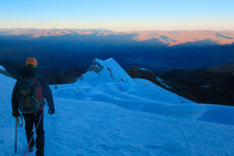 Ancash: Bergsteigen zum Berg Vallunaraju |2D-1N|