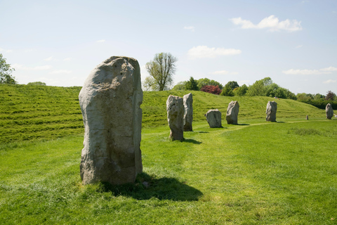 Bath: Stonehenge & Salisbury Private Tour with Archaeologist