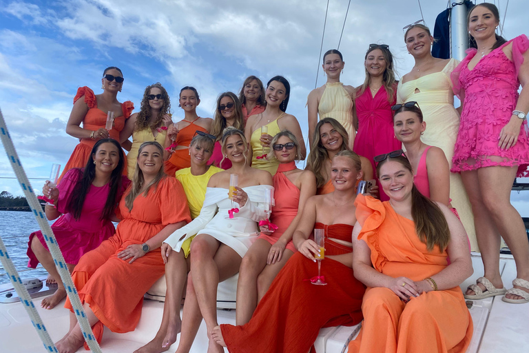 Gold Coast: Private Catamaran Cruise with Beach Stops