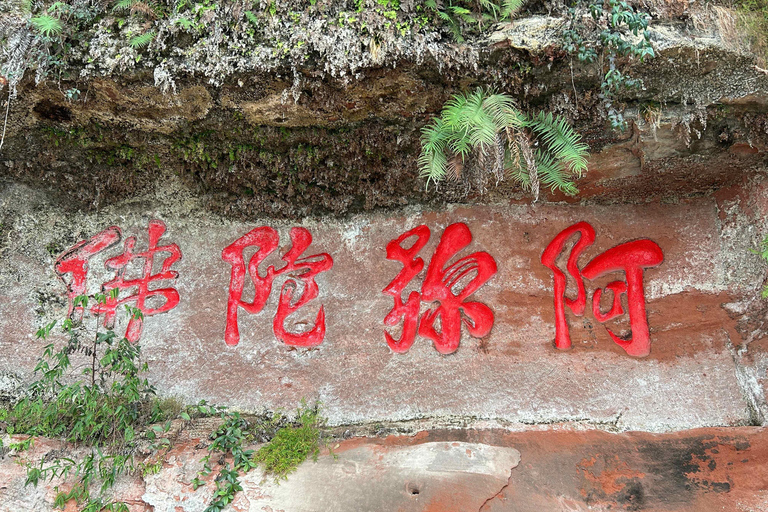 Close to Chengdu: Leshan Giant Buddha & Tasty Local Eats